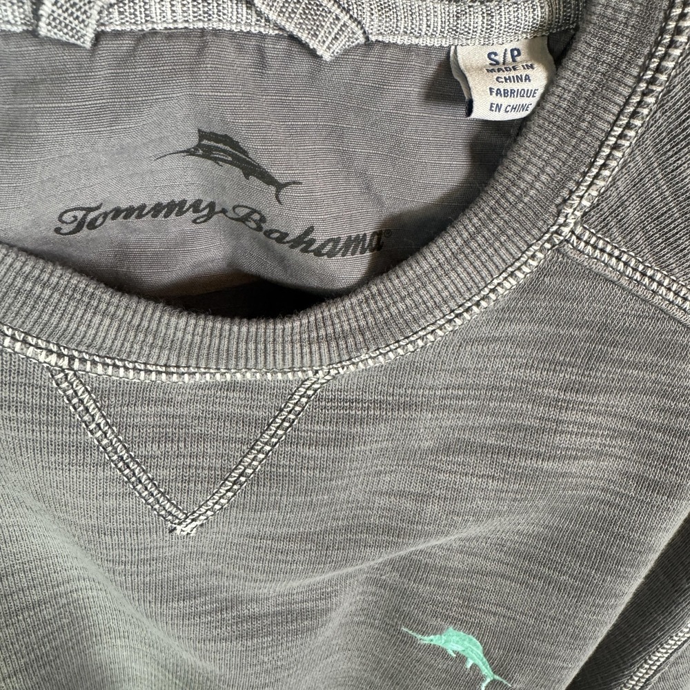 Tommy Bahama Sweater Mens Small Gray Crewneck Pullover‎ Marlin Logo Lightweight - Picture 2 of 6